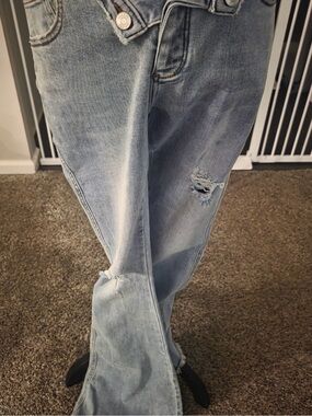SER.O.YA Light Blue Denim Jeans with Contrast Stitching